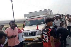 Saran Road Accident: सारण में तेज रफ्तार पिकअप पलटने से चार लोगों की दर्दनाक मौत