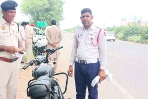 Bullet Bike Challan: बुलेट बाइक के मोडिफाइड साइलेंसर पर ट्रैफिक पुलिस की कार्रवाई, 15 हजार जुर्माना
