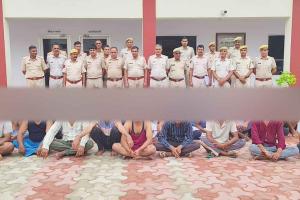 राजगढ़ थाना पुलिस ने एरिया डोमिनेशन अभियान में 12 हिस्ट्रीशीटर, 1 स्थाई वारंटी, गिरफ्तारी वारंटी व संदिग्ध व्यक्तियों सहित 31 जनों के विरूध की कार्यवाही
