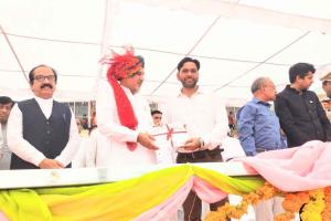 स्वतंत्रता दिवस पर सांसद सुभाष बराला ने शिक्षा विभाग के नोडल अधिकारी अमित मनहर को किया सम्मानित