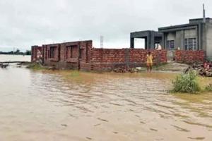 होशियारपुर में बाढ़ से घरों, सड़कों और स्कूलों को भारी नुकसान