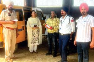 बाल सुरक्षा विभाग की टीम ने की स्कूल बसों की चैकिंग, काटे चालान