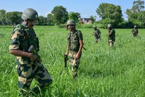 दीपावली का पर्व खुशी, एकता और रोशनी का प्रतीक, जो जवानों में भरता है उत्साह: आईजी