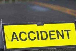 Madhya Pradesh Bus Accident: बड़वानी में यात्रियों से भरी बस पलटी, मची अफरा तफरी