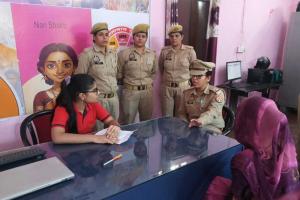 एक दिन की थाना प्रभारी सिरसागंज बनी कुमारी स्नेहा शर्मा