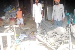 छाजली में घर में लगी भीषण आग, लाखों रुपयों का नुकसान