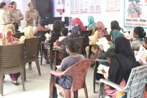 Mission Shakti: जहानपुरा में चौपाल लगाकर महिलाओं व युवतियों को किया जागरूक