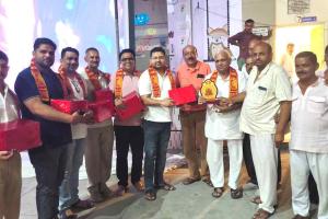 मीडिया सेंटर मीरापुर के पत्रकारों को पटका व सम्मान प्रतीक भेंट कर सम्मानित किया