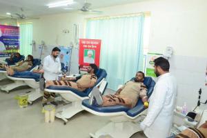 परमार्थी दिवस पर साध-संगत ने किया रक्तदान, दिखा उत्साह