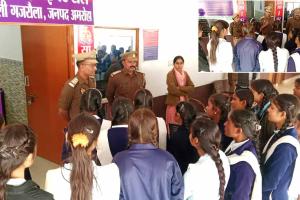 पुलिस ने छात्राओं को साइबर अपराध के प्रति किया जागरूक