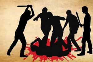 लाठी-डण्डों से लैस होकर हमला, युवक गंभीर घायल