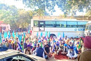 Punjab Bus Strike: यूनियन ने पुलिस कार्रवाई और किलोमीटर स्कीम का किया विरोध, निलंबित कर्मचारियों की बहाली की मांग