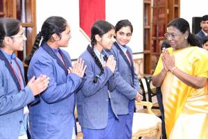 Droupadi Murmu: सेंट जेवियर्स के छात्रों की राष्ट्रपति से मुलाकात बनी जीवन का अविस्मरणीय अनुभव