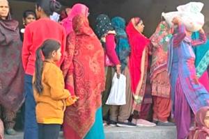 BPL Families: बीपीएल परिवारों को राशन के लिए तीन-तीन बार काटने पड़ रहे डिपो के चक्कर
