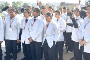 नारनौंद में धरनारत छात्राओं और पुलिस में झड़प, नर्सिंग कॉलेज मामला गरमाया