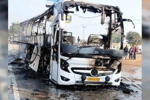 Bus Fire News: चंडीगढ़ जा रही बस में लगी आग, बाल-बाल बचे दर्जनों यात्री