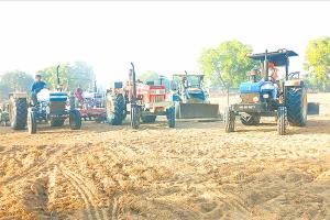 Shri Jalalana Sahib: साध-संगत ने श्री जलालआणा साहिब के क्रिकेट स्टेडियम में चलाया सफाई अभियान