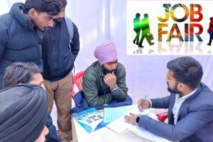Job Fair: रोजगार की तलाश में युवा जुटे आईटीआई सरसा में, मेगा जॉब फेयर में 500 का हुआ साक्षात्कार