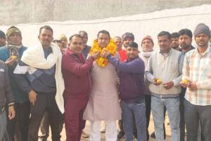 Congress: जिला कांग्रेस कमेटी के नवनियुक्त उपप्रधान संजय गांधी का अभिनंदन