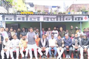 मोरना चीनी मिल के विस्तारिकरण पर भाजपाईयों ने किया मिष्ठान वितरण