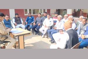 धारूहेड़ा थाना परिसर में पुलिस, पंचों व सरपंचों की बैठक आयोजित