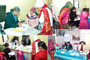 सेवा का महाकुंभ: चौथे दिन अनुभवी स्त्री रोग विशेषज्ञ चिकित्सकों ने दी सेवाएं, स्वास्थ्य जांच शिविर में उमड़ीं महिला मरीज