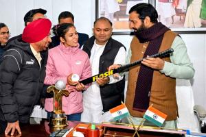 Nayab Saini: हरियाणा की इस बेटी से सीएम नायब सैनी ने की खास मुलाकात