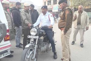 Bullet Bike Challan: ट्रैफिक पुलिस ने नियम तोड़ने पर बुलेट बाइक का किया 34 हजार का चालान