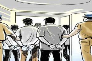 सीमा पार तस्करी नेटवर्क का भंडाफोड़, पांच गिरफ्तार