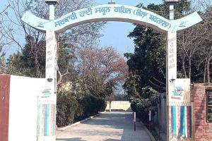 अनदेखी: सरकारी हाई स्कूल गहल के 150 विद्यार्थी भविष्य को लेकर चिंतित