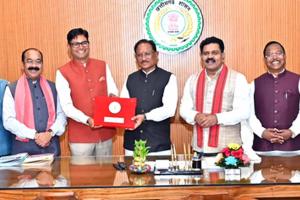 Chhattisgarh Budget: छत्तीसगढ़ में 1.72 लाख करोड़ का बजट पेश, शिक्षा, उद्योग और कनेक्टिविटी पर बड़ा निवेश