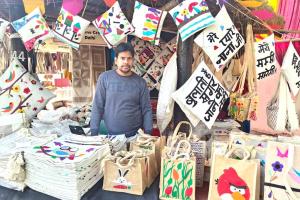 Surajkund Mela: अंतरराष्ट्रीय आत्मनिर्भर क्राफ्ट फेस्टिवल, जूट से बने उत्पाद पर्यटकों के बीच हो रहे लोकप्रिय