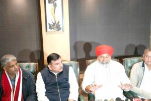 भारत-अमेरिका व्यापार समझौता:“किसानों के हितों से समझौता”और खेती के लिए जहर: राकेश टिकैत