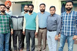 Sub-Inspector Arrested: सब-इंस्पेक्टर को 50,000 रुपये रिश्वत लेते रंगे हाथों गिरफ्तार