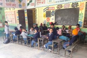 Government School: अध्यापकों की कमी से बच्चों की पढ़ाई प्रभावित