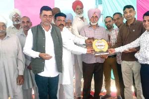 सच कहूँ प्रचार-प्रसार में सिरसा जिला का ये ब्लॉक रहा प्रथम एवं प्रदेश में तृतीय स्थान पर, मिली शानदार ट्रॉफी
