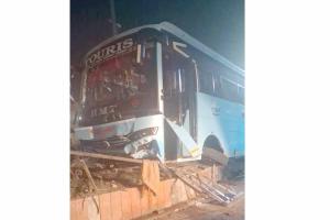 Tourist Bus Accident: लुधियाना से राजस्थान जा रही टूरिस्ट बस टोहाना में दुर्घटनाग्रस्त हुई