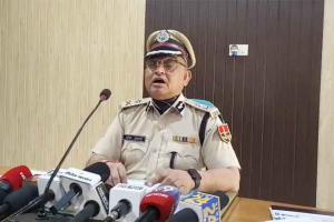 नाकाबन्दी के दौरान फरार हुए संदिग्ध से मुठभेङ, शख्स के पैर पर लगी गोली