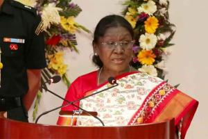 Droupadi Murmu Bengal Visit: राष्ट्रपति के बंगाल दौरे को लेकर विवाद तेज, केंद्र सरकार ने सख्ताई से पश्चिम बंगाल सरकार से मांगा जवाब