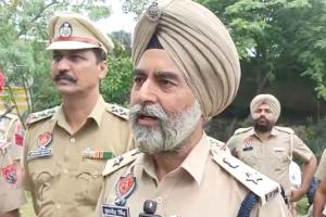 नशा तस्करों के घरों और संदिग्ध ठिकानों पर छापेमारी