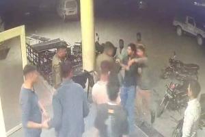 घरौंडा अस्पताल में डॉक्टर से बदसलूकी के बाद हड़ताल, पुलिस के खिलाफ धरना