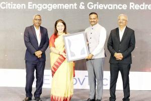 जीओवी  टेक अवॉर्ड्स-2026: गाजियाबाद पुलिस आयुक्त जे. रविन्द्र गौड़ ने ग्रहण किया पुरस्कार  