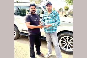 Honesty: डेरा श्रद्धालु ने रुपयों से भरा पर्स लौटाकर दिखाई ईमानदारी