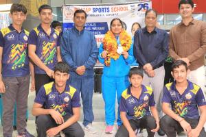 एथेंस में प्रताप स्कूल की किरण ने इंटरनेशनल वुशु चैम्पियनशिप में जीता सिल्वर मेडल