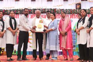 कैबिनेट मंत्री ने किया स्कूल की नई इमारत का शिलान्यास