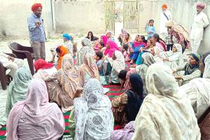 आठ महीनों से नरेगा कामगारों को न काम मिला, न बेरोजगारी भत्ता, बिगड़ा घर का बजट