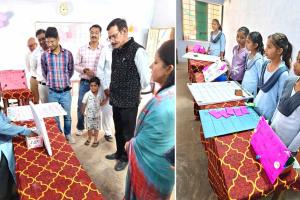Kishori Mela: बेटियों के हुनर से महका किशोरी मेला: खेल-खेल में सीखीं गणित और विज्ञान की बारीकियां