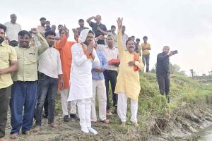 तिगरी गंगा धाम में रिंग बांध स्पर निर्माण कार्य का शिलान्यास, विकास कार्यों का निरीक्षण