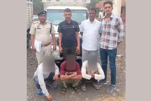 Theft News: होटल का ताला तोड़कर सामान चोरी के मामले में तीन आरोपी गिरफ्तार