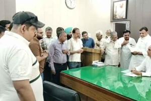 हड़ताल पर रहे खाद-बीज विक्रेता, नहीं हुआ कृषि आदान कारोबार